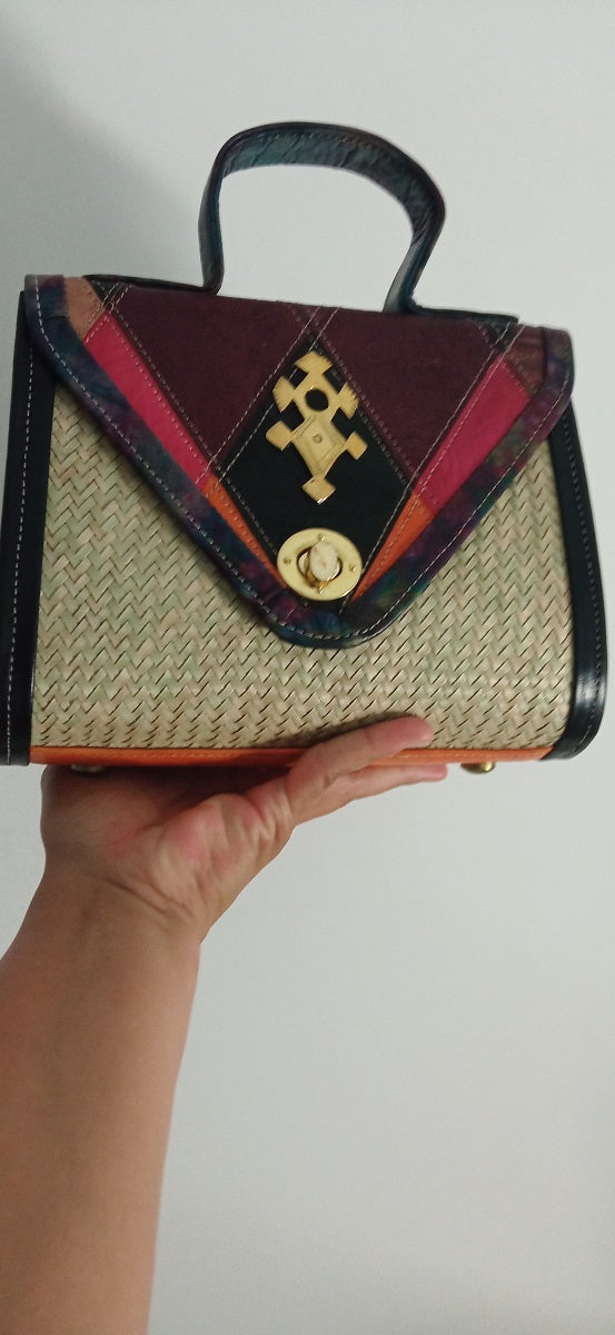 Anissah: Sac Artisanal du Niger en Cuir véritable et paille tressée + ferronnerie d'art