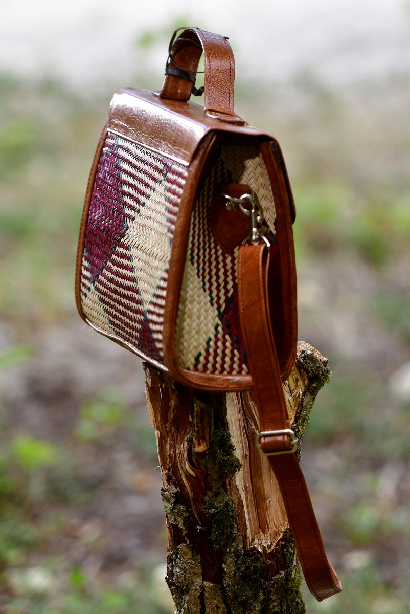 Mocha: Sac Artisanal du Niger en Cuir véritable et paille tressée + ferronnerie d'art